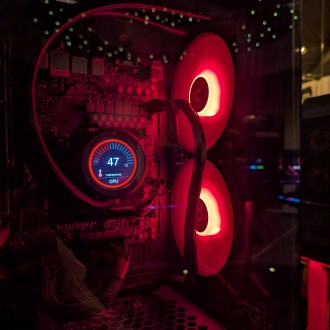 Gaming Računalo Respawn X Thermaltake (Ryzen 5 9600X, RX 9060 XT, 16GB)